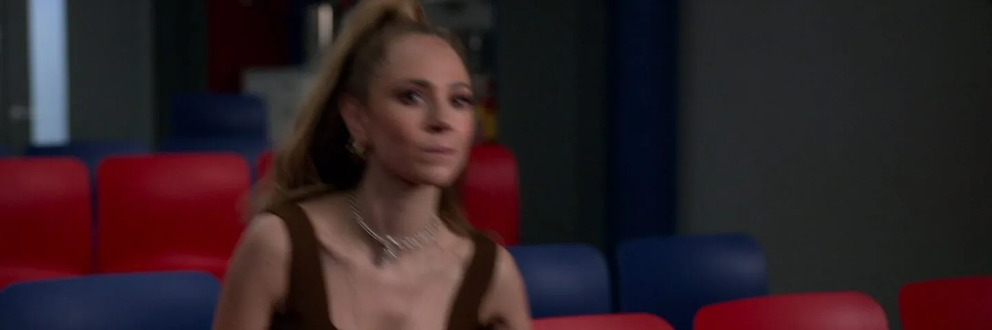 Кадр из 8 серии 1 сезона