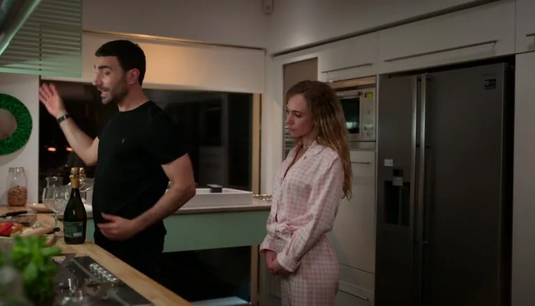 Момент из 12 серии 2 сезона